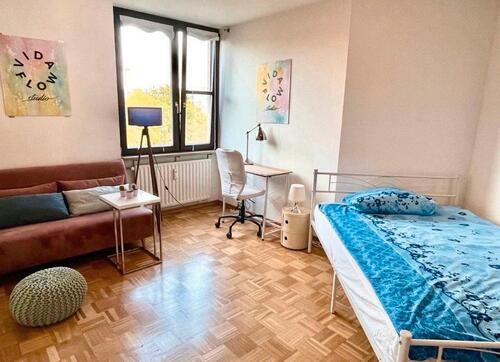 Foto - Helles, möbliertes WG-Zimmer - 800,00 EUR Kaltmiete,