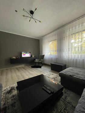 Foto - Stuttgart- Feuerbach: 3 ZKB Wohnung mit Keller, Parkplatz, Garten