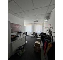 Büro mit Parkplatz - 350,00&nbsp;EUR Kaltmiete, ca.&nbsp; 100,00&nbsp;m&sup2; in Frankfurt am Main (PLZ: 65929) Unterliederbach