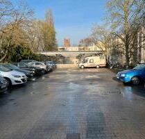 PKW Einstellplatz, privat Grundstück mit Schranke und Beleuchtung - Berlin Tempelhof-Schöneberg