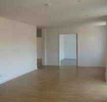 3 Zimmer mit 2 Balkone, Wohnzimmer ca. 40 m² !! 2 Bäder - Delitzsch