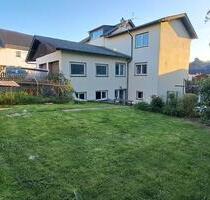 Familie Haus mit Doppel Garage und Garten in Oberbettingen - Walsdorf