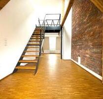 Wunderschöne 3-Zimmer-Altbauwohnung mit Galerie, Küche und Balkon im Martinsviertel von Darmstadt!