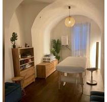 Voll ausgestatteter Behandlungsraum in zentralem Yogastudio - München Ludwigsvorstadt-Isarvorstadt