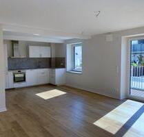 Moderne 3,5-Zimmer-Wohnung (88 m²) mit Aufzug & Balkon im Zentrum - Illertissen