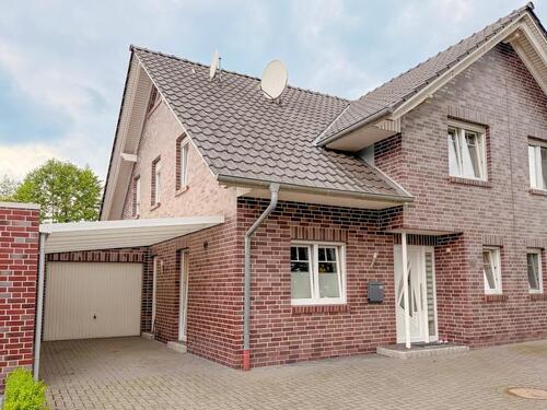 Foto - Provisionsfrei❗️Moderne DHH mit 135 m², 6 Z. & Garten