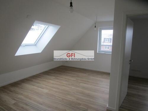 Foto - Zwei Jahre junge Dachgeschosswohnung mit Balkon und Aufzug!