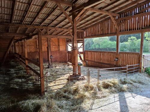 Foto - Hofstelle mit ehemaliger Käserei zu verpachten