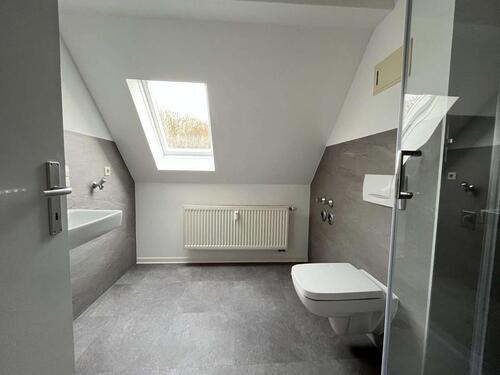 Foto - Dachgeschoss-Wohnung mit Wohlfühlfaktor – Einbauküche & Garten möglich