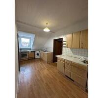 schöne und geräumige 3-Zimmer Dachgeschosswohnung im Zentrum von Günnigfeld - Bochum