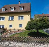 Freistehendes Mehrfamilienhaus - 359.000,00&nbsp;EUR Kaufpreis, ca.&nbsp; 228,00&nbsp;m&sup2; in Coburg (PLZ: 96450)