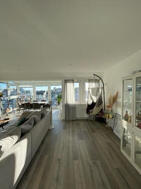 Foto - Lichtdurchflutete und gepflegte 4-Zimmer-Wohnung mit Wintergarten