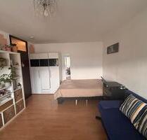 1 Zimmer Wohnung (befristet) - 900,00 EUR Kaltmiete, ca.  33,00 m² in München (PLZ: 81673) Berg am Laim