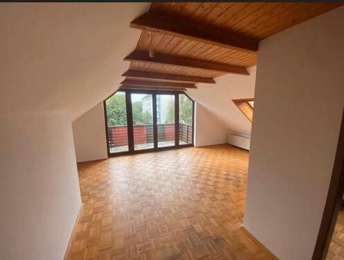 Foto - Helle 3-Zimmer-Dachgeschosswohnung – 70 m² Linden Süd