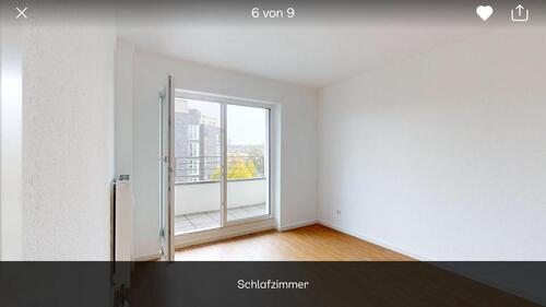 Foto - WG ZImmer mit großem Wohnzimmer und Balkon