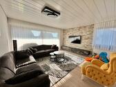 Foto - Moderne kernsanierte 3,5 Zimmer Wohnung mit Balkon & Garage