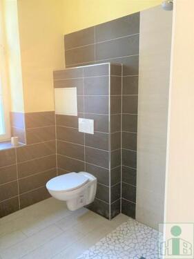 Foto - Schicke, hochwertig ausgestattete 1-Raum-Wohnung mit PKW-Stellplatz unweit vom Klinikum in 02708 Großschweidnitz zu vermieten!