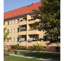 Lichtdurchflutete 3-Zimmer Wohnung in der Curiesiedlung mit Tiefgarage und Gartenblick - Magdeburg Neue Neustadt