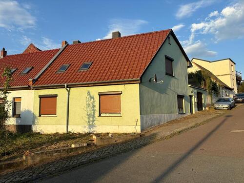 Foto - Wohnhaus, Doppelhaushälfte - 26.500,00&nbsp;EUR Kaufpreis, ca.&nbsp; 137,00&nbsp;m&sup2;