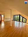 Foto - Attraktive 4-Zimmer-Mietwohnung mit Dachloggia im 1. OG eines gepflegten Zweifamilienhauses