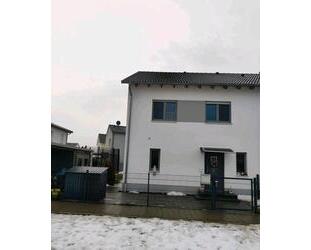 Moderne Doppelhaushälfte im Neubaugebiet Barbing – Baujahr 2020