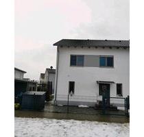 Moderne Doppelhaushälfte im Neubaugebiet Barbing – Baujahr 2020