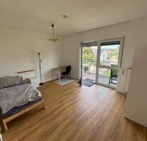 Möbliertes WG-Zimmer mit Balkon bis 31.08.26 zu vermieten - Allmersbach im Tal