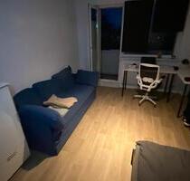 Wismar Großes 15,7 m² Zimmer mit Balkon in einer 3er WG