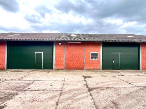 Foto - Wohnwagen Wohnmobil Stellplatz Hallenstellplatz