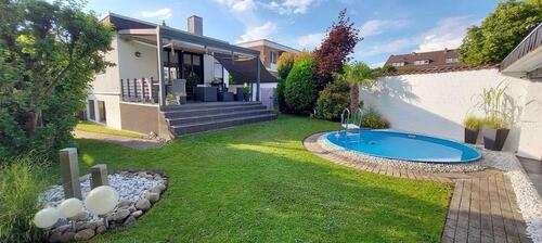 Foto - FREISTEHEND* EINFAMHAUS* KAMIN* POOL * PROVISIONSFREI