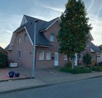 Schönes Einfamilienhaus mit großer Enliegerwohnung zu verkaufen - Bösel