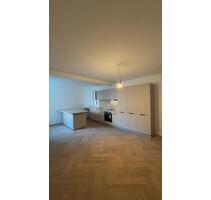 Moderne 2-Zimmer- Whg mit hochwertigem Fischgrätparkett & EBK - Wiesbaden Biebrich