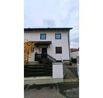 Charmante, helle Doppelhaushälfte mit Garten in ruhiger Lage - Bergkirchen