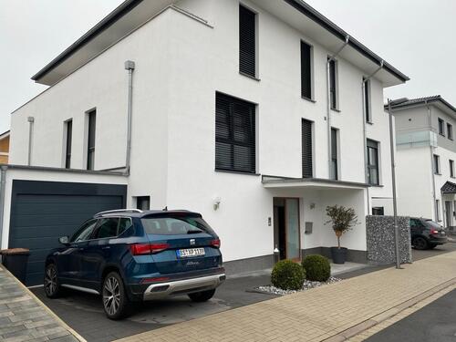 Foto - Doppelhaushälfte + zwei vermietete WE im Neubaugebiet (2019)