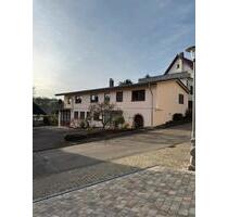 Großzügiges Wohnen auf einer Ebene - Hüffenhardt