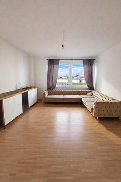 Foto - Ab sofort: Helle 1-Zimmer-Wohnung (ca. 45 m²) mit separater Küche, Stellplatz & Keller