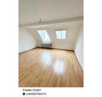 2-Zimmer-Dachgeschosswohnung mit Einbauküche in Heimfeld - Hamburg Harburg