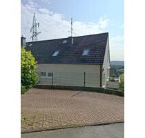 Helle 1,5 Zimmer Dachgeschoss-Wohnung mit Garage und Grillplatz - Wuppertal Dönberg Helle 1,5 Zimmer Dachgeschoss-Wohnung mit Garage und Grillplatz - Wuppertal Dönberg