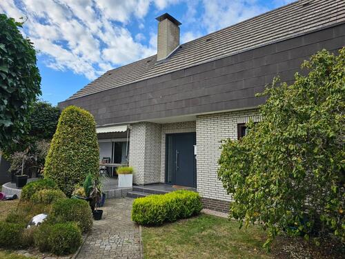 Foto - Schönes Einfamilienhaus mit Privatsphäre und Ausbaureserve