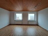 Foto - Anfragen NUR per E-Mail. Große 2-Zimmer Wohnung im 3.OG in der Nahe Lloyd Gymnasium Bremerhaven.
