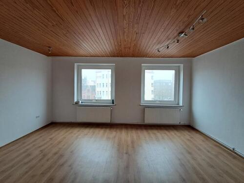 Foto - Anfragen NUR per E-Mail. Große 2-Zimmer Wohnung im 3.OG in der Nahe Lloyd Gymnasium Bremerhaven.