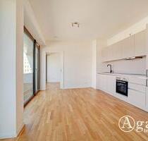 Sonnenbalkon! Offen geschnittene 3 Zimmer Wohnung mit ca. 61m² und EBK in Berlin-Mitte!