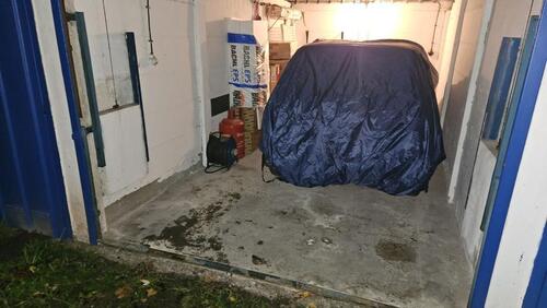 Foto - Motorrad Moped Stellpatz in trockener Garage zu vermieten