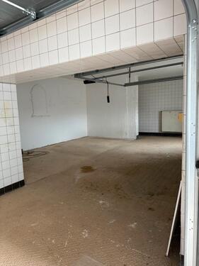 Foto - Große Garage für mind. 3 PKWs oder Lagerfläche