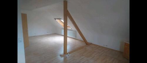 Foto - 1 Zimmer Dachgeschoßwohnung zur Miete in Schmelz