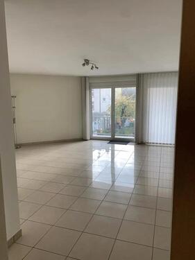 Foto - Großzügige helle 2-Zm-Wohnung mit 2 Bädern, Balkon und Stellplatz