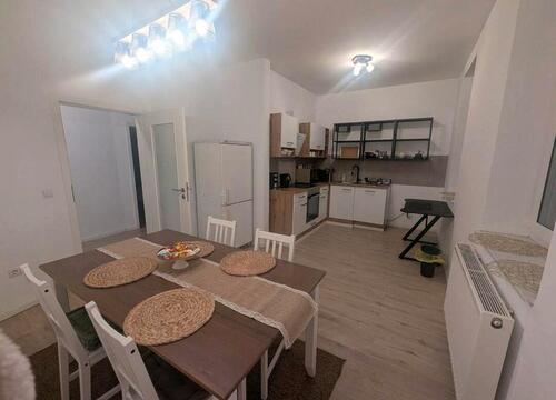 Foto - Charmante 2,5-Zimmer-Altbauwohnung mit 3 m