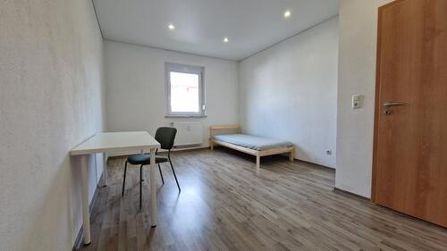 Foto - Modernes WG Zimmer in 4er WG I Modern room in 4person shared apt
