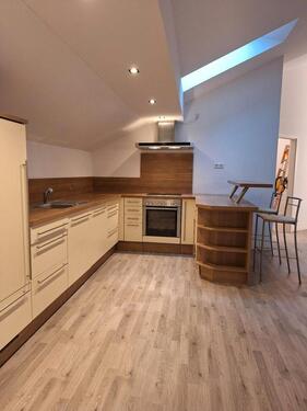 Foto - 3 Zimmer Dachgeschoss Wohnung - 1.100,00&nbsp;EUR Kaltmiete, ca.&nbsp; 100,00&nbsp;m&sup2;