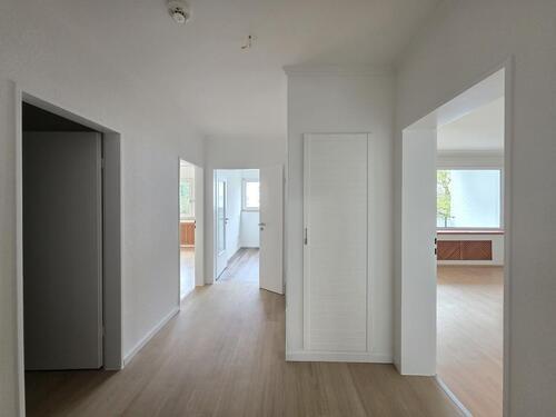 Foto - Renovierte 2 Zimmer mit Balkon im ruhigen Mehrfamilienhaus - zentrumsnah - ideal für Singles & Paare